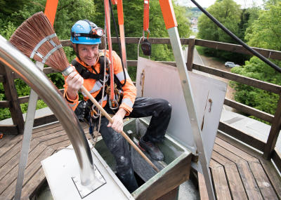 Reinigung eines Salzsilos