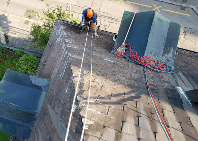 Dachreinigung Altstadthaus in Oerlikon